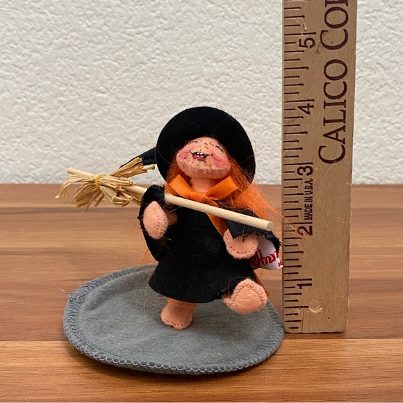Vintage 1995 ANNALEE Doll Cheerful Witch Girl 5” Halloween Doll - Picture 4 of 12